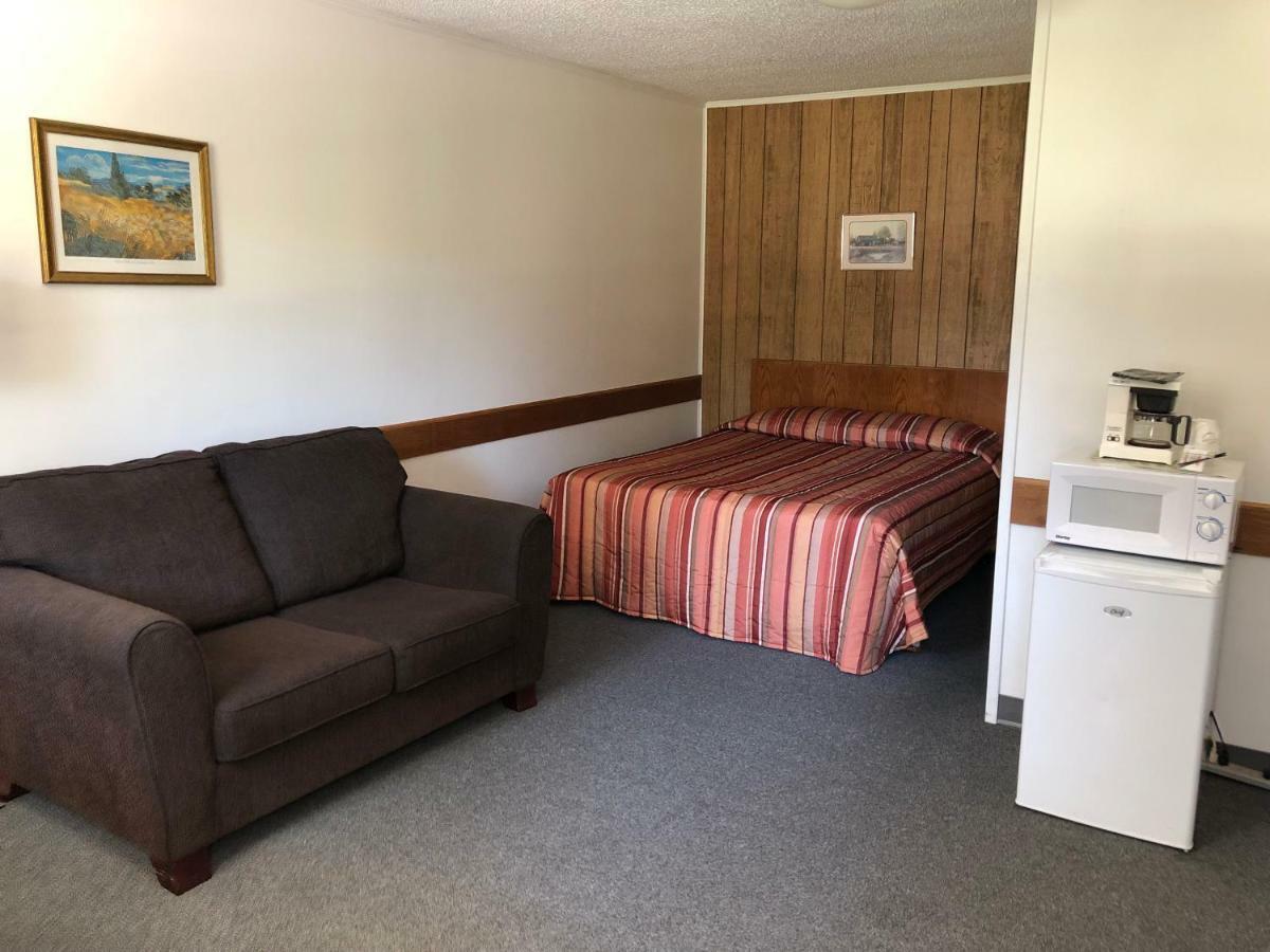 Yellow Quill Motel Portage la Prairie Exterior foto